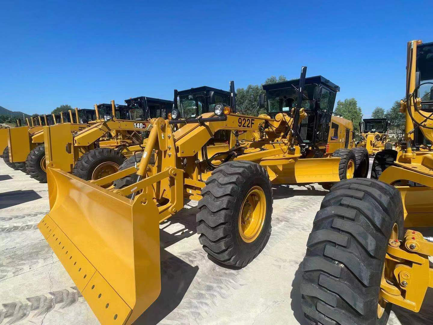 Custom Graders Equipped With Front Shovel And Rear Ripper Sem922f Motor Grader Price ...