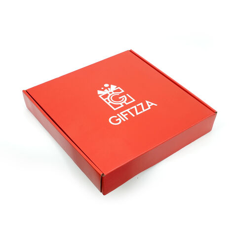 Edle Verpackungsbox aus Bastelpapier mit persönlichem Logo für den Versand von Kleidung