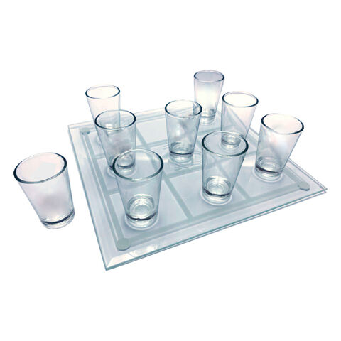 Tic-Tac-Toe Trinkspiel mit 9 Schnapsgläsern. Hergestellt aus hochwertigem Glas.
