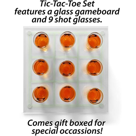 Tic-Tac-Toe Trinkspiel mit 9 Schnapsgläsern. Hergestellt aus hochwertigem Glas.
