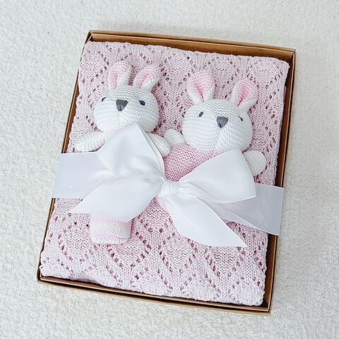 Hochwertige Baby-Kuscheldecke aus 100 % Baumwolle, einfarbig gestrickt, Geschenkbox mit zwei Handglocken für Mädchen und Jungen