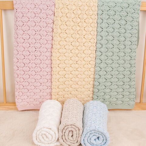 Hochwertige Baby-Kuscheldecke aus 100 % Baumwolle, einfarbig gestrickt, Geschenkbox mit zwei Handglocken für Mädchen und Jungen