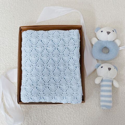 Hochwertige Baby-Kuscheldecke aus 100 % Baumwolle, einfarbig gestrickt, Geschenkbox mit zwei Handglocken für Mädchen und Jungen