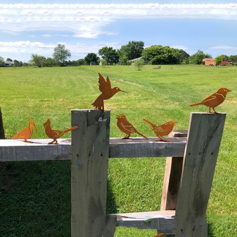 Venta al por mayor de estacas de jardín con silueta de animales cortadas con láser personalizadas, decoración de patio con forma de caballo negro, arte de metal para decoración
