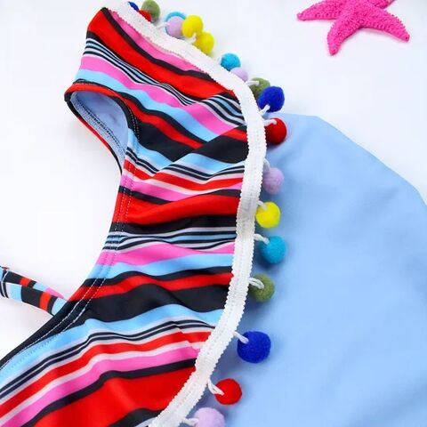 Maillot de Bain Bikini pour Enfants avec Volants et Épaules Dénudées, Effet Froncé et Pompons Colorés - Vêtements de Plage pour Enfants