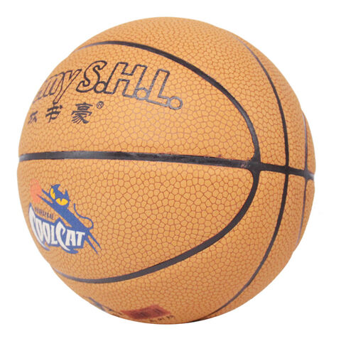 Bunter, hochwertiger Gummibasketball mit verschiedenen Logos und Drucken erhältlich