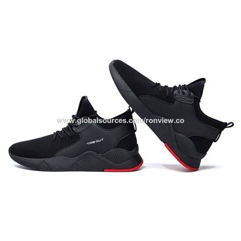 Baskets d'injection pour hommes, design tendance, fabriquées en maille PU supérieure, semelle intérieure en maille et semelle en PVC antidérapante. Chaussures de sport pour hommes, idéales pour la vente en gros.