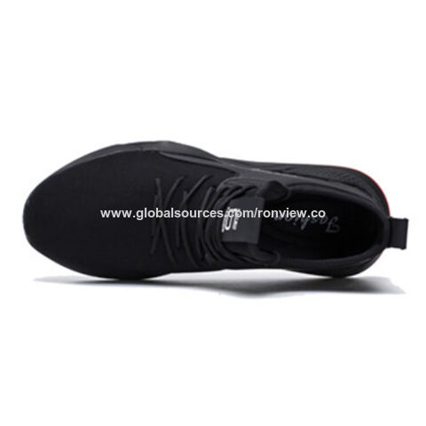 Baskets d'injection pour hommes, design tendance, fabriquées en maille PU supérieure, semelle intérieure en maille et semelle en PVC antidérapante. Chaussures de sport pour hommes, idéales pour la vente en gros.