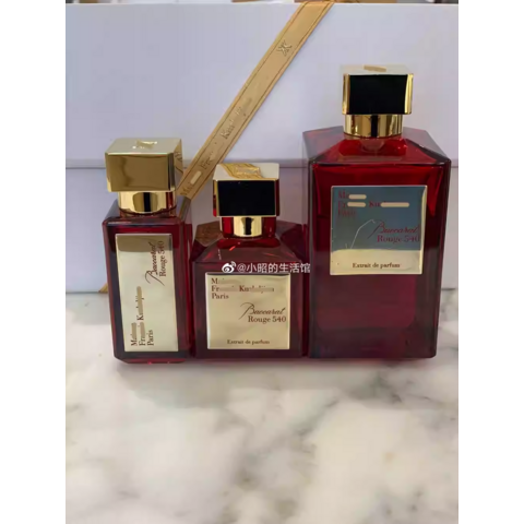 Perfume de las mujeres al por mayor de larga duración olor fragancia cuerpo spray EDP rojo perfume proveedor baccarat Rouge 540 perfume original