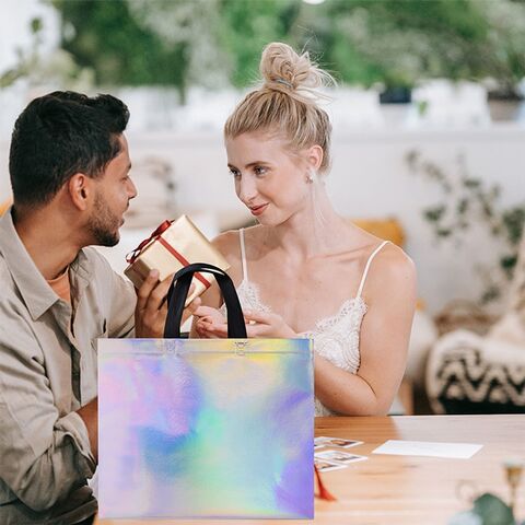 Bolsa de tela no tejida reutilizable con logo personalizado, multicolor, pequeña, para regalos, bolsas brillantes holográficas para obsequios