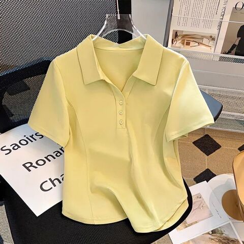 Damen Sommer Poloshirt: Kurzärmelig, Design mit rechter Schulter für einen trendigen Nischen-Look. Ideal für heißes Wetter und große Größen.