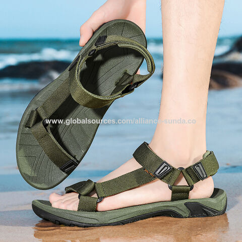 Atmungsaktive Herren-Strandsandalen nach Maß für den Sommer, flache Outdoor-Schuhe, Größen 39-45, EVA-Baumwollgewebe, Polybeutel, OEM / ODM