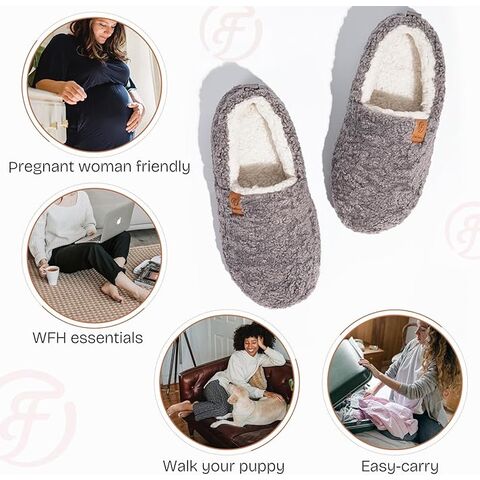 Pantoufles intégrales chaudes pour femmes en peau d'agneau et mousse à mémoire de forme.