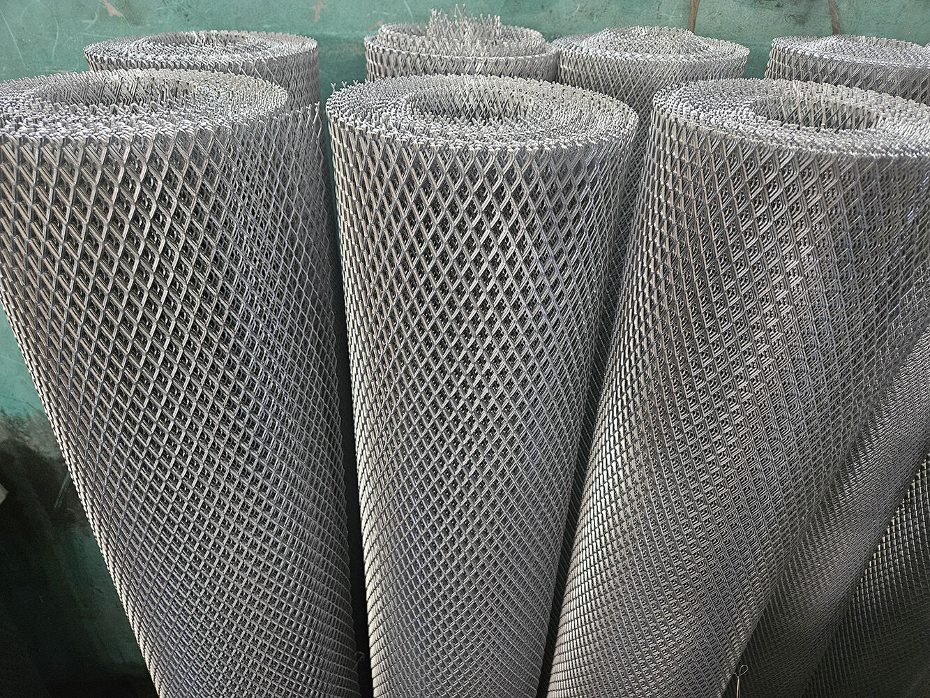 Expanded Metal Mesh For Fence Panels Grids Walkways Protections Barres ...