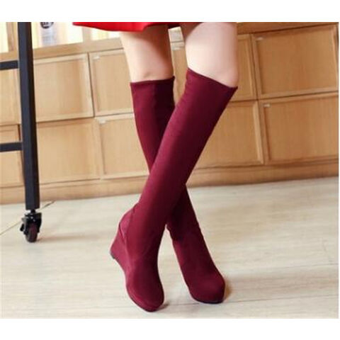 Modische Damen-Stiefel bis zur Wade