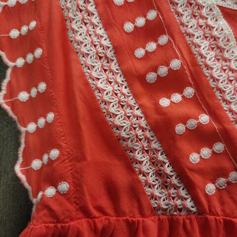 Chemisier femme en viscose tissée OEM en gros avec bordure décorative et broderie
