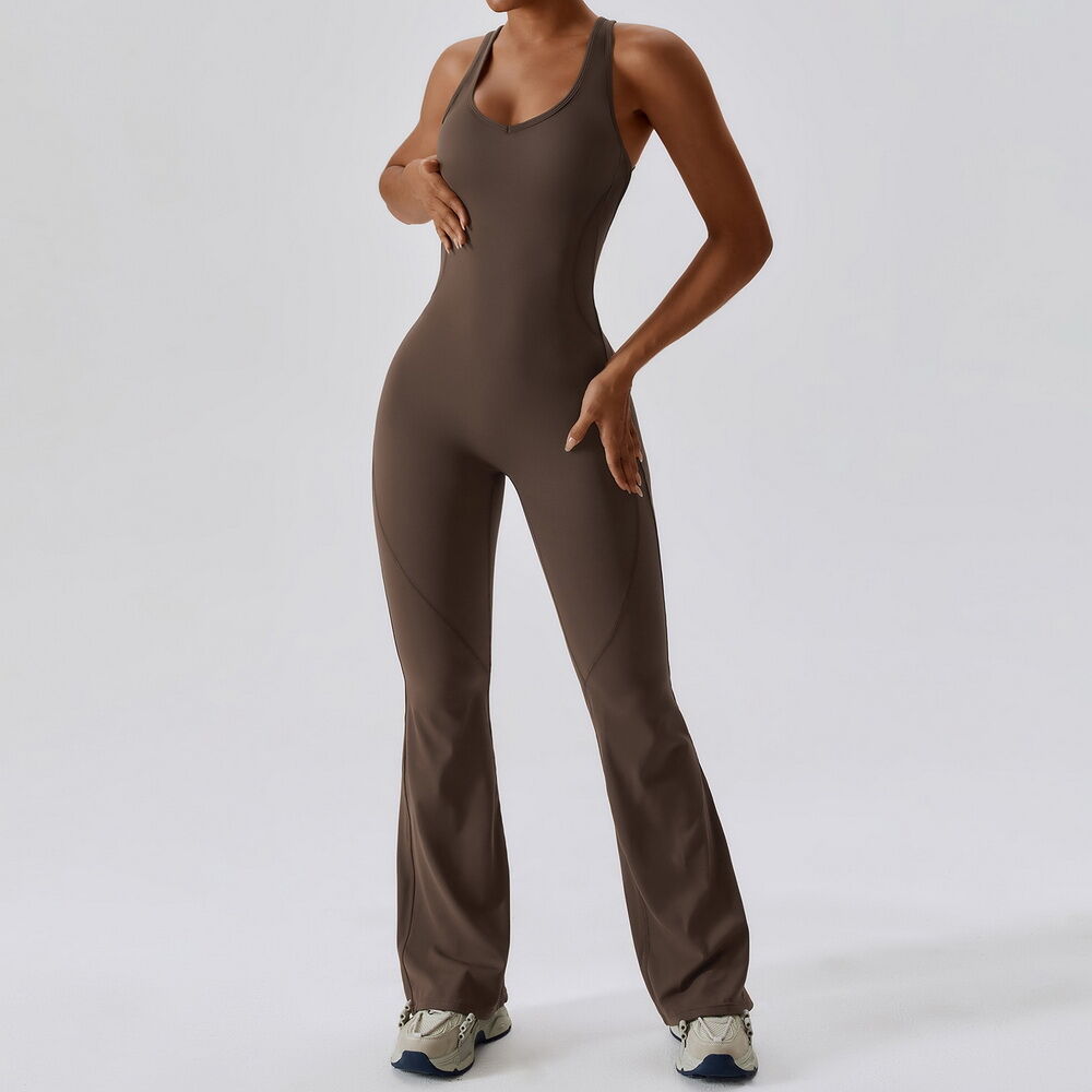 MAGIC Bodyfashion Jumpsuit in nauwsluitende pasvorm met ritssluiting aan de achterkant in zwart