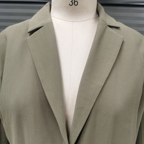OEM Großhandel Damen Baumwoll-Twill Webmantel mit Reverskragen und Pattentaschen