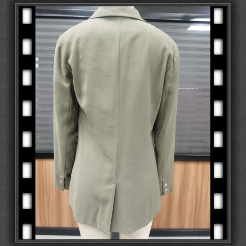 OEM Großhandel Damen Baumwoll-Twill Webmantel mit Reverskragen und Pattentaschen