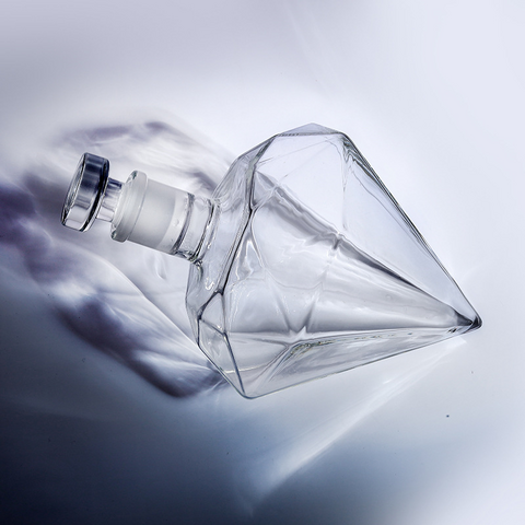Carafe à Whisky en Forme de Diamant 850 ml avec Support en Bois - Verrerie de Luxe pour Spiritueux