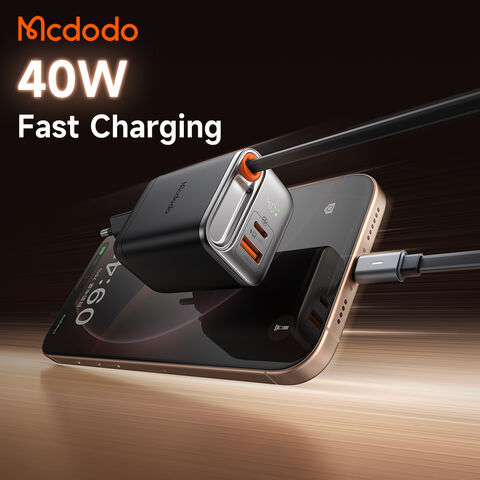 Mcdodo 428 FreeGo 40W Câble Rétractable 3 Sorties USB-C GaN Chargeur Affichage de la Puissance Charge Rapide avec 65cm Type-C Câble PD3.0 AFC