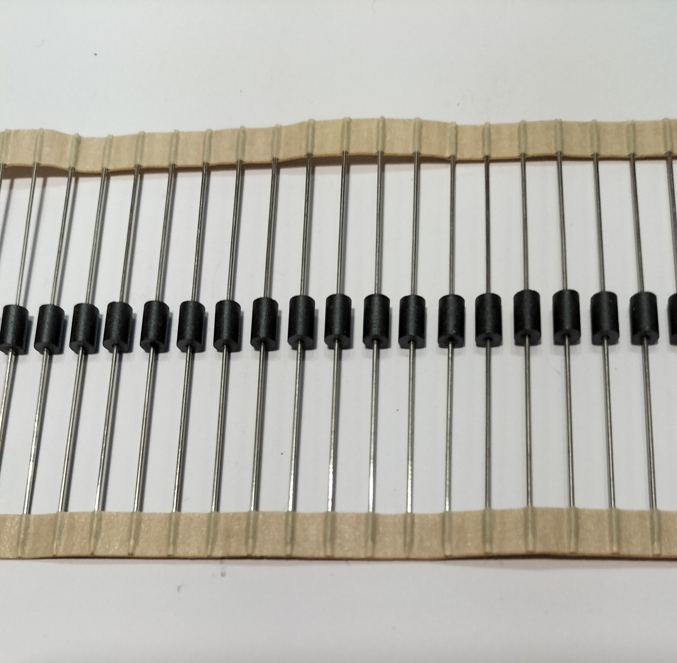PPOZYLPC 100pcs 1206 SMD Multilayer Chip Ferrite Beads