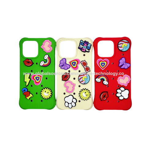Funda de Teléfono de Silicona Suave con Agujeros y Adornos 3D de C-rocs, Accesorios Móviles para iPhone 16 Pro Max