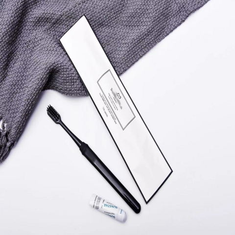 Ensemble d'articles de toilette jetables pour hôtel et camping : brosse à dents, rasoir, kit de couture, savon