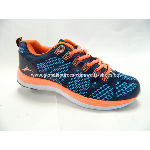 Sepatu Sneaker Olahraga Cloudfoam Wanita, Bagian atas tekstil lembut dan elastis nyaman, sol dalam memory foam untuk kenyamanan instan.