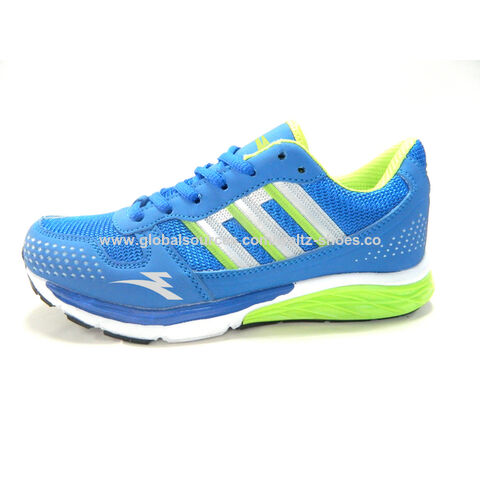 Sepatu Sneaker Olahraga Cloudfoam Wanita, Bagian atas tekstil lembut dan elastis nyaman, sol dalam memory foam untuk kenyamanan instan.