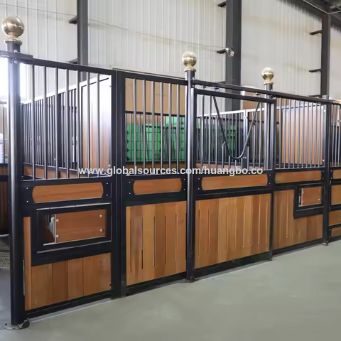 Equipos ecuestres baratos y portátiles para exteriores: frentes de establos para caballos de carreras