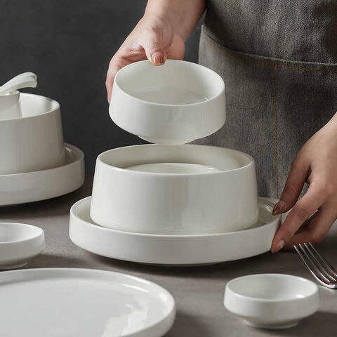 Plato de cerámica nórdica para cena y postre, creativo y elegante, blanco puro, juego de platos para sopa y fideos para reuniones familiares en el hogar.