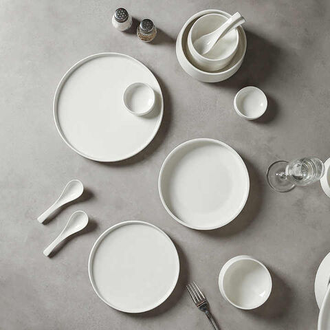 Plato de cerámica nórdica para cena y postre, creativo y elegante, blanco puro, juego de platos para sopa y fideos para reuniones familiares en el hogar.
