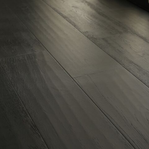 Parquet contrecollé en chêne européen, couleur foncée antique personnalisée, pour sublimer votre intérieur.