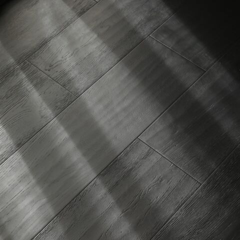 Parquet contrecollé en chêne européen, couleur foncée antique personnalisée, pour sublimer votre intérieur.