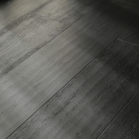 Parquet contrecollé en chêne européen, couleur foncée antique personnalisée, pour sublimer votre intérieur.