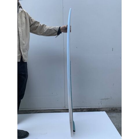 شركة تصنيع ألواح ركوب الأمواج المخصصة لألواح التزلج على الماء وألواح التزلج على الماء المصنوعة من ألياف الكربون.