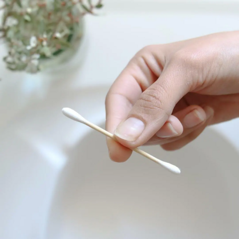 Coton-tiges Chine Vente en gros en vrac Prix Logo personnalisé Q Tips Coton-tiges cosmétiques écologiques Bâtonnets de coton en bois Bambou Coton-tiges pour les oreilles