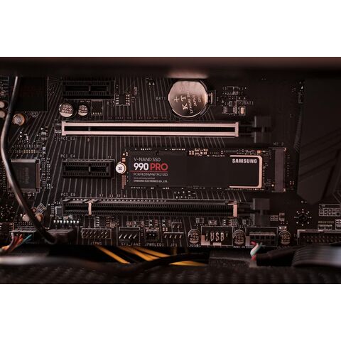 990 PRO SSD NVMe M.2 PCIe Gen4, M.2 2280 Internal Solid State Hard Drive, Seq. Read Speeds Up to 7,450 MB/s for High End Computing