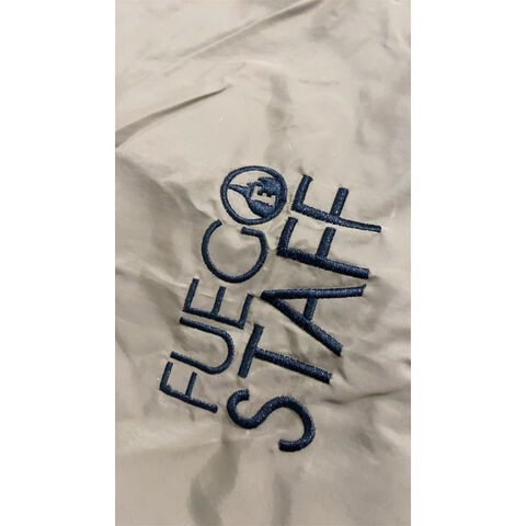 Individuell bestickte, leichte Herrenjacke
