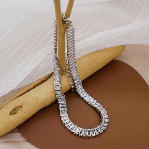 Collar de Clavícula Transfronterizo Europeo Americano de Lujo con Piedra, Personalidad Simple - Bisutería al por mayor