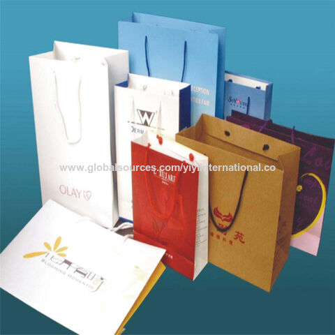 Saco de embalagem de presente de plástico fosco com alça personalizada para vestuário/logotipo impresso, fornecimento direto da fábrica, alta qualidade