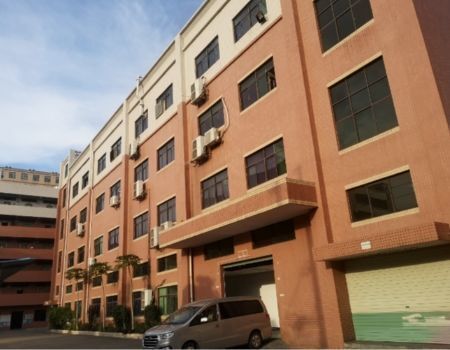 MICA 12V Jump Starter 16800mAh Portable Car Battery Starter Power Bank in Emergency Tools for Gas supplier