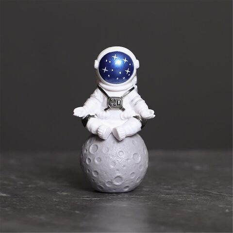 Set de 4 estatuas de astronautas blanco y azul, figuras de esculturas de astronautas, decoración temática del espacio exterior para habitación de niños, adorno para tarta