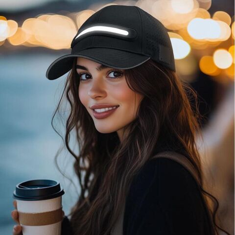 Chapeau Lumineux LED avec Bande Lumineuse, Éclairage Nocturne Puissant, Lampe Solaire - Idéal pour l'Extérieur