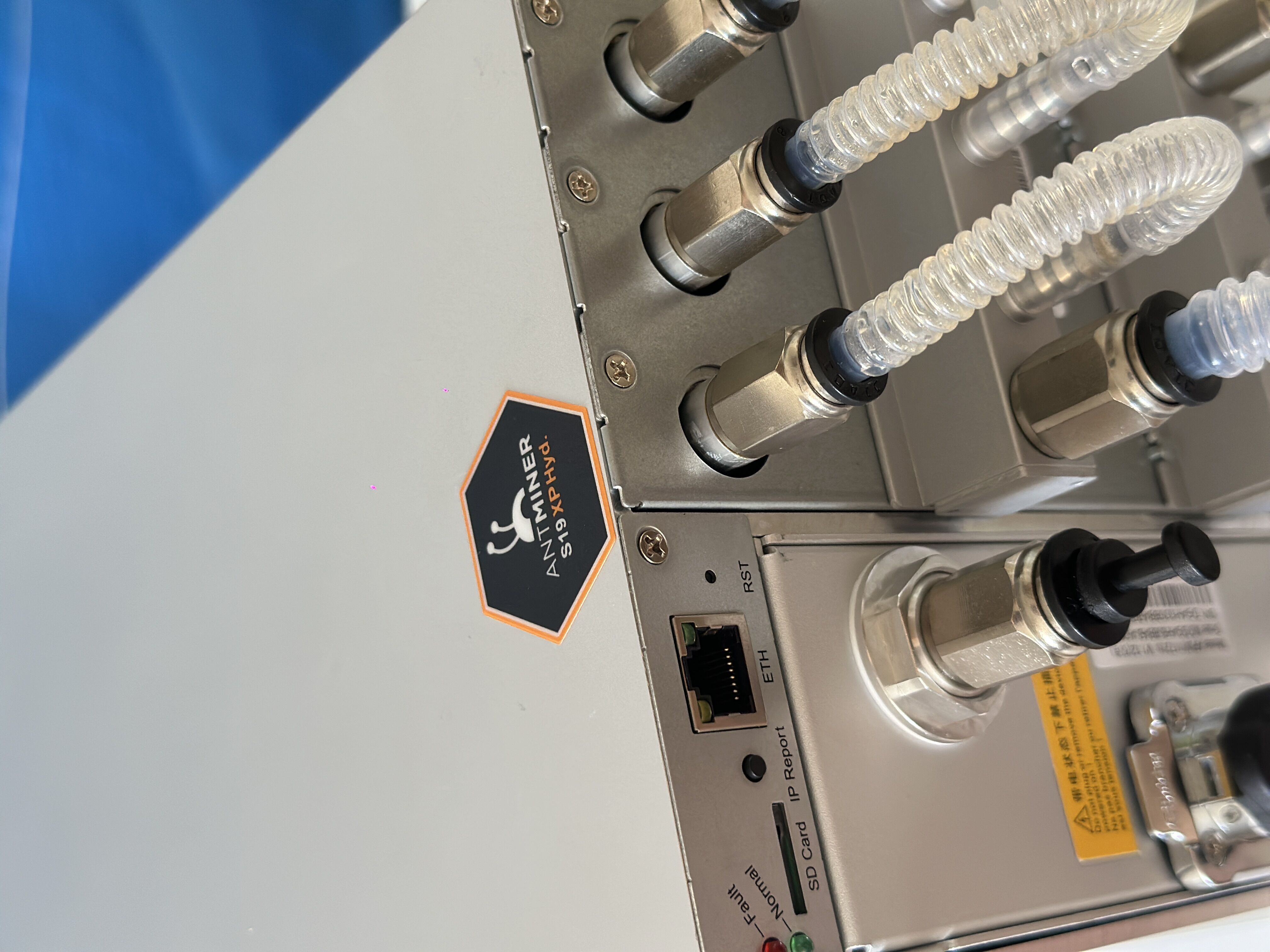 Compre Minería De Bitcoin S19 Xp Hyd 255th/s Con Psu Incluida,  Refrigeración Líquida, Servidor, Precio Mayorista De Fábrica y Hydro-de  Miner S19 Xp Hyd de China por 1000 USD | Global Sources