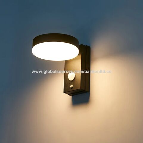 Lampe murale de sécurité LED à énergie solaire rotative pour jardin et extérieur, avec capteur, nouveau design OEM en gros