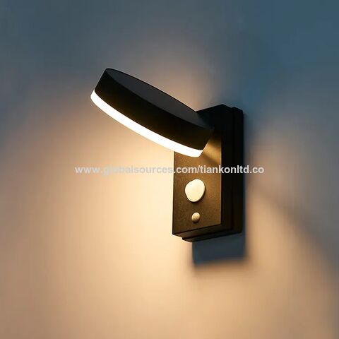 Lampe murale de sécurité LED à énergie solaire rotative pour jardin et extérieur, avec capteur, nouveau design OEM en gros