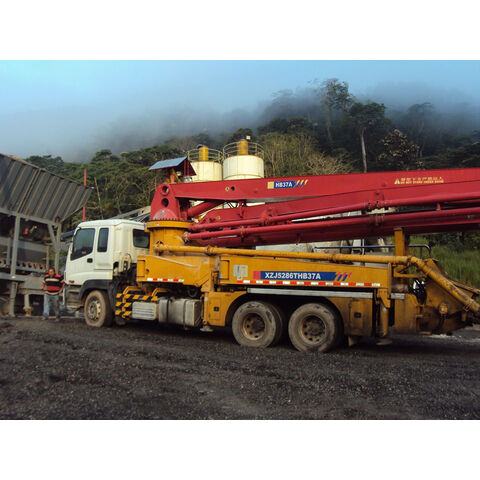 Pompe à béton 30M de marque chinoise HB30V, pompe à flèche à béton montée sur camion avec prix d'usine pour la construction