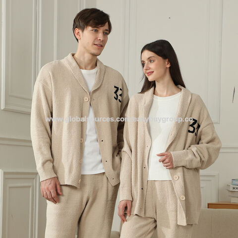 Pijamas para parejas de forro polar: Ropa de estar en casa para parejas disponible en estilos de jersey y cárdigan. Múltiples colores para elegir. Conjunto de felpa.
